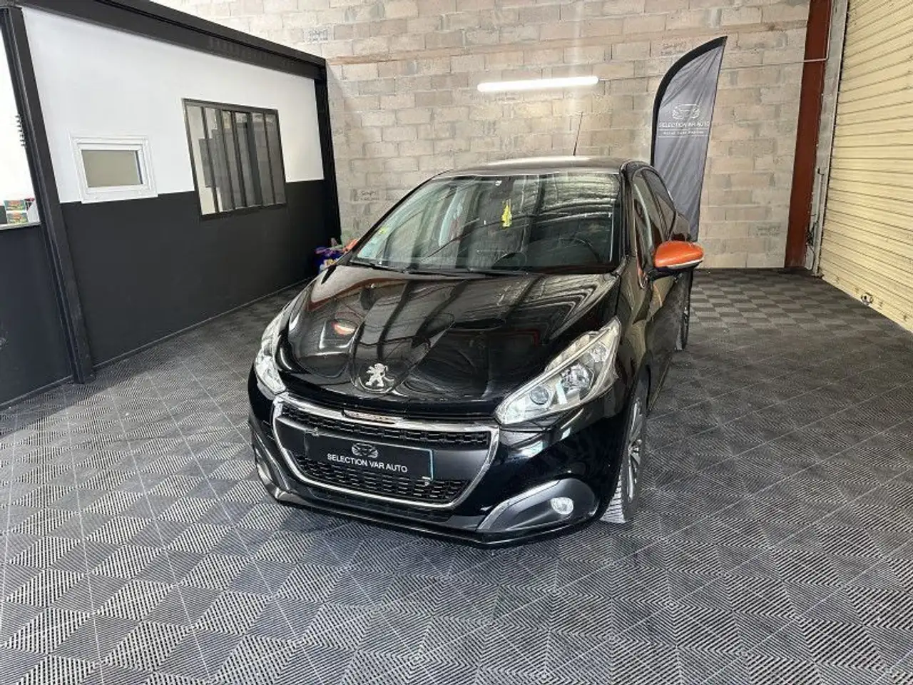 Peugeot 208 1.6 BlueHDi 120ch Roland Garros S\u0026S