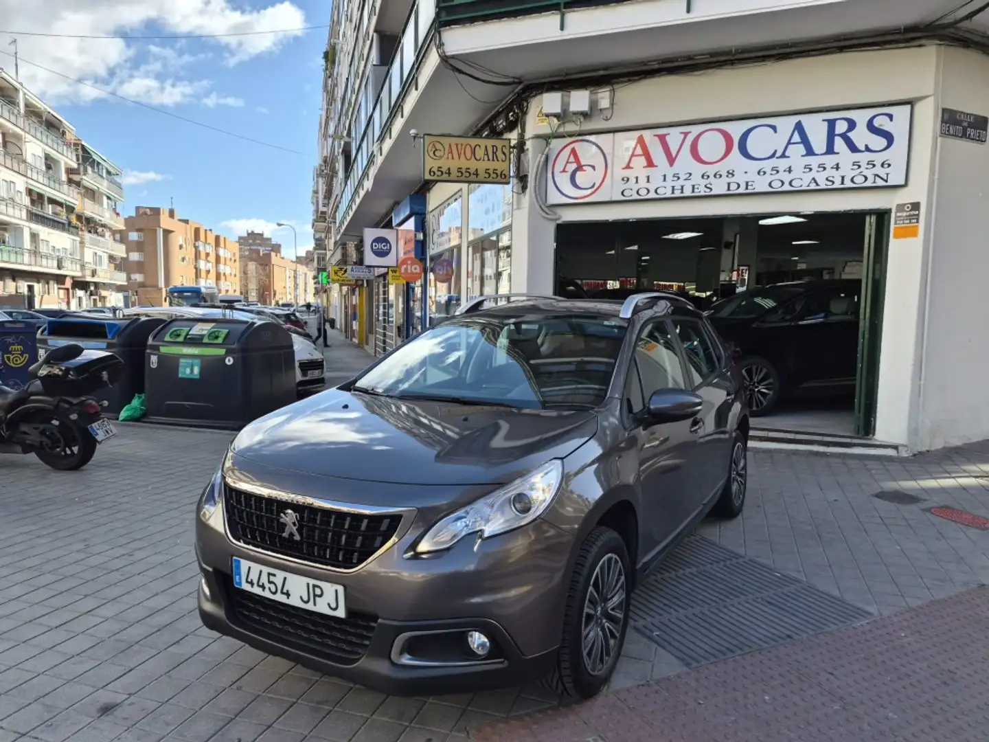 Peugeot 2008 1.2 PureTech Active 82 Gris - 1