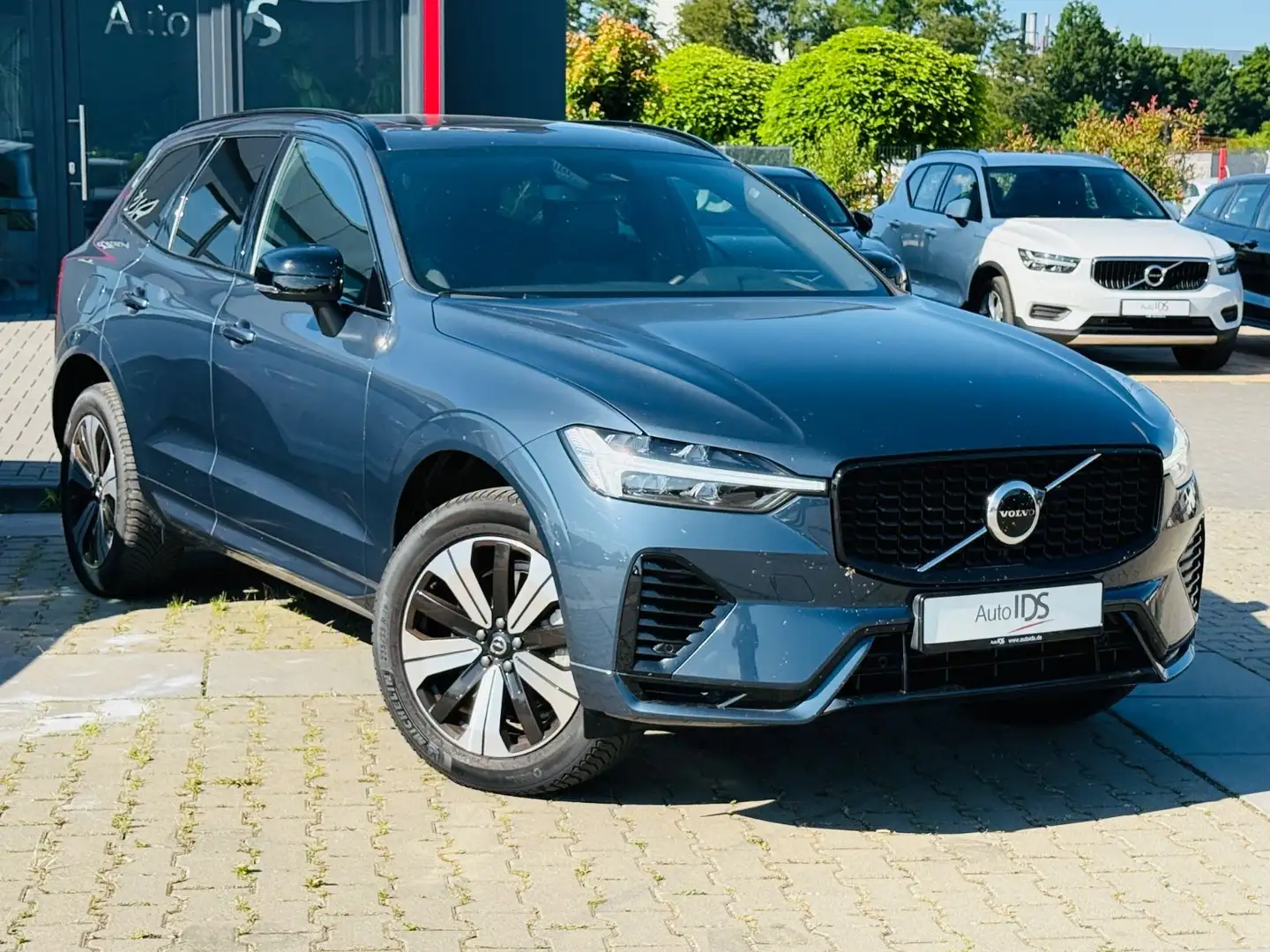 Volvo XC60 Inscription Recharge Plug-In Hybrid AWD Grigio - 2