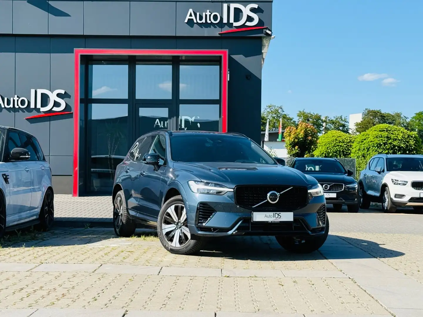 Volvo XC60 Inscription Recharge Plug-In Hybrid AWD Grigio - 1