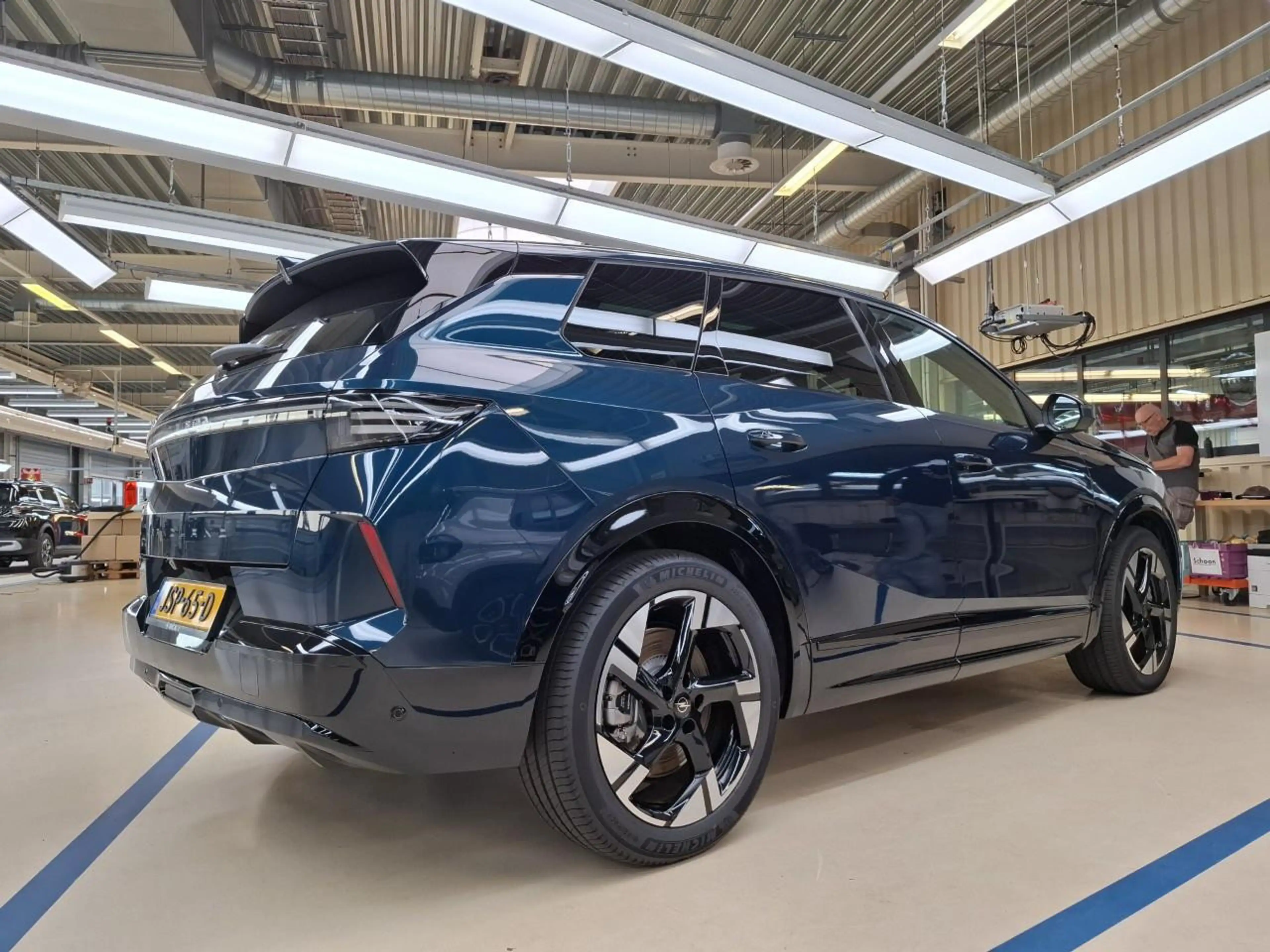 Opel Grandland Electric Business Edition 97 kWh — photo 3