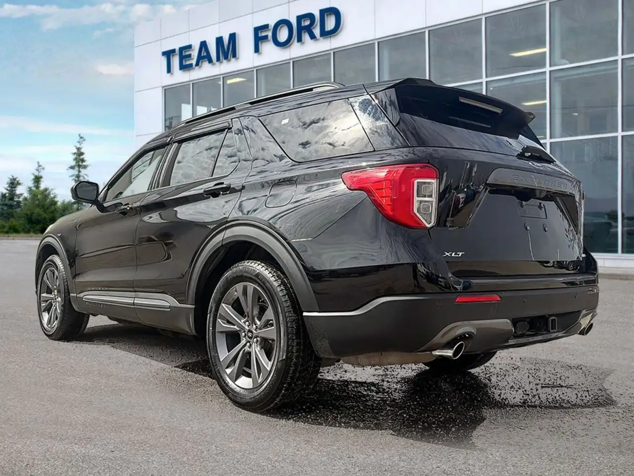 Ford Explorer photo Ford Explorer