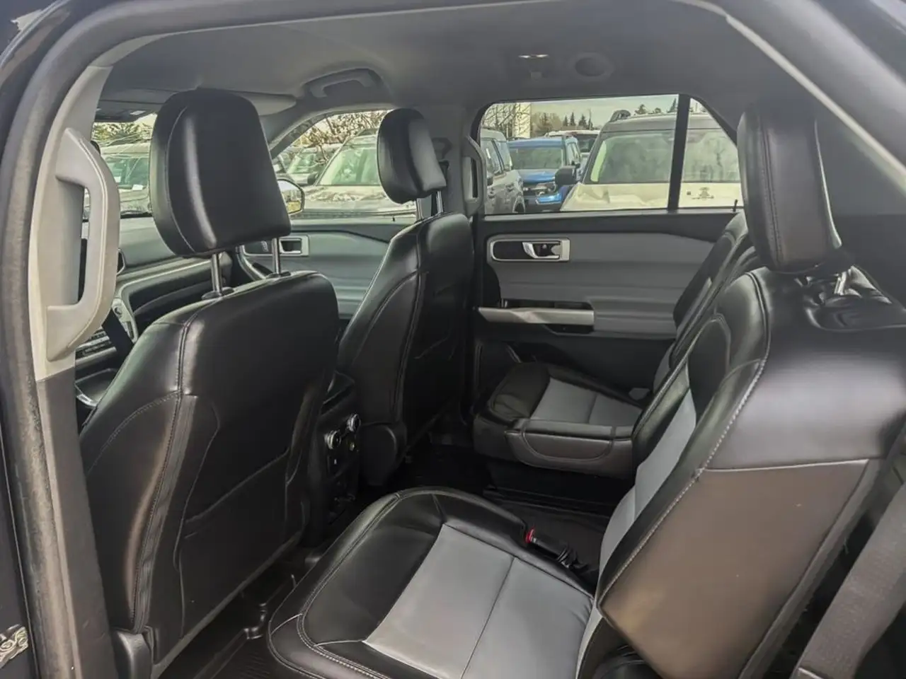 Ford Explorer photo Ford Explorer