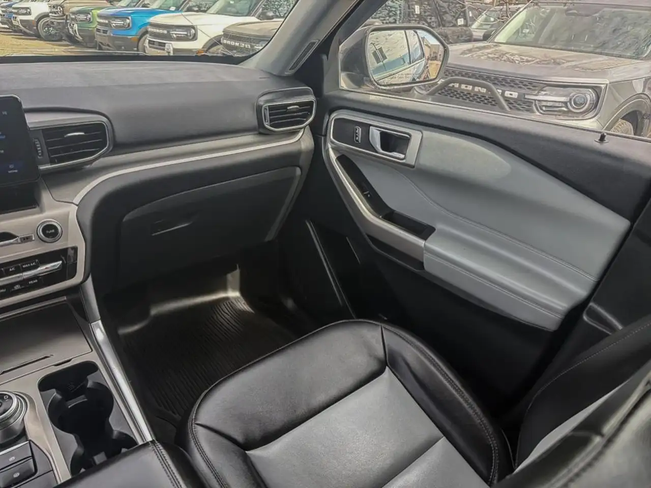Ford Explorer photo Ford Explorer