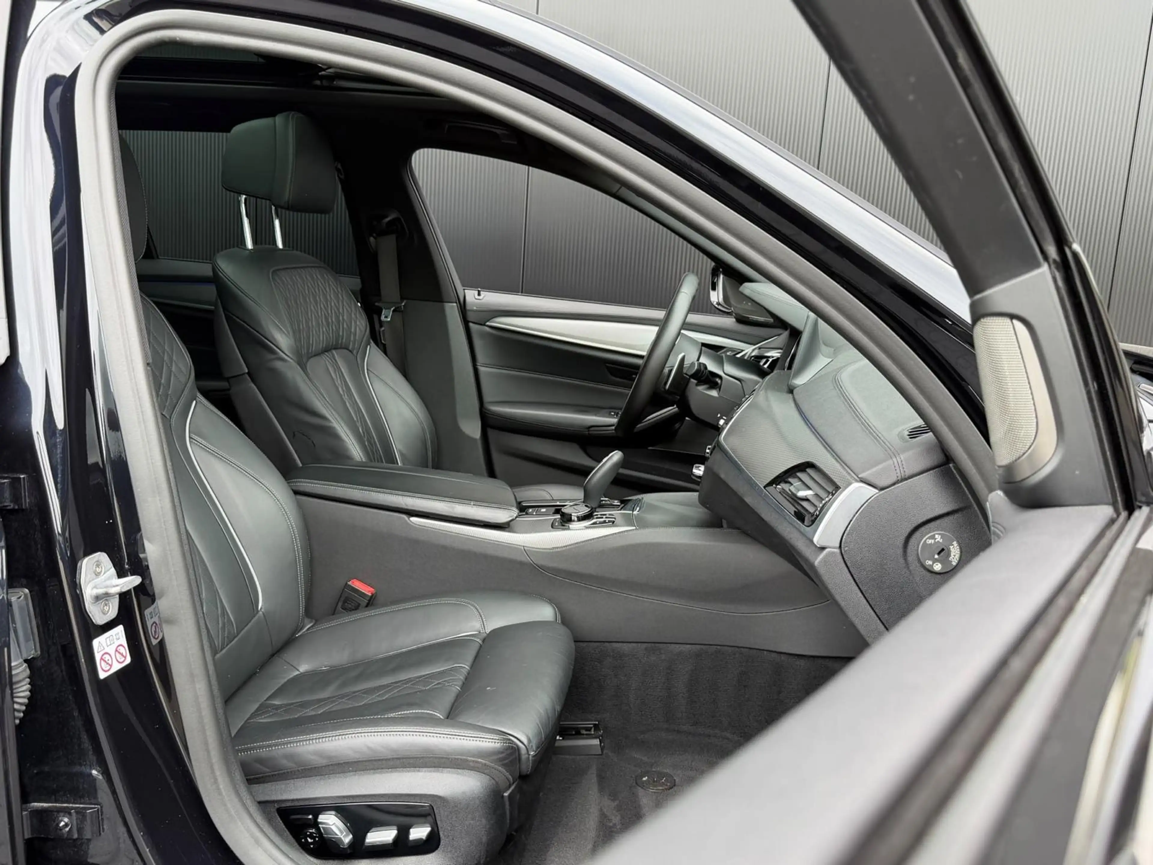 BMW M550 5-serie Touring M550d xDrive High Executive M-spor — photo 9