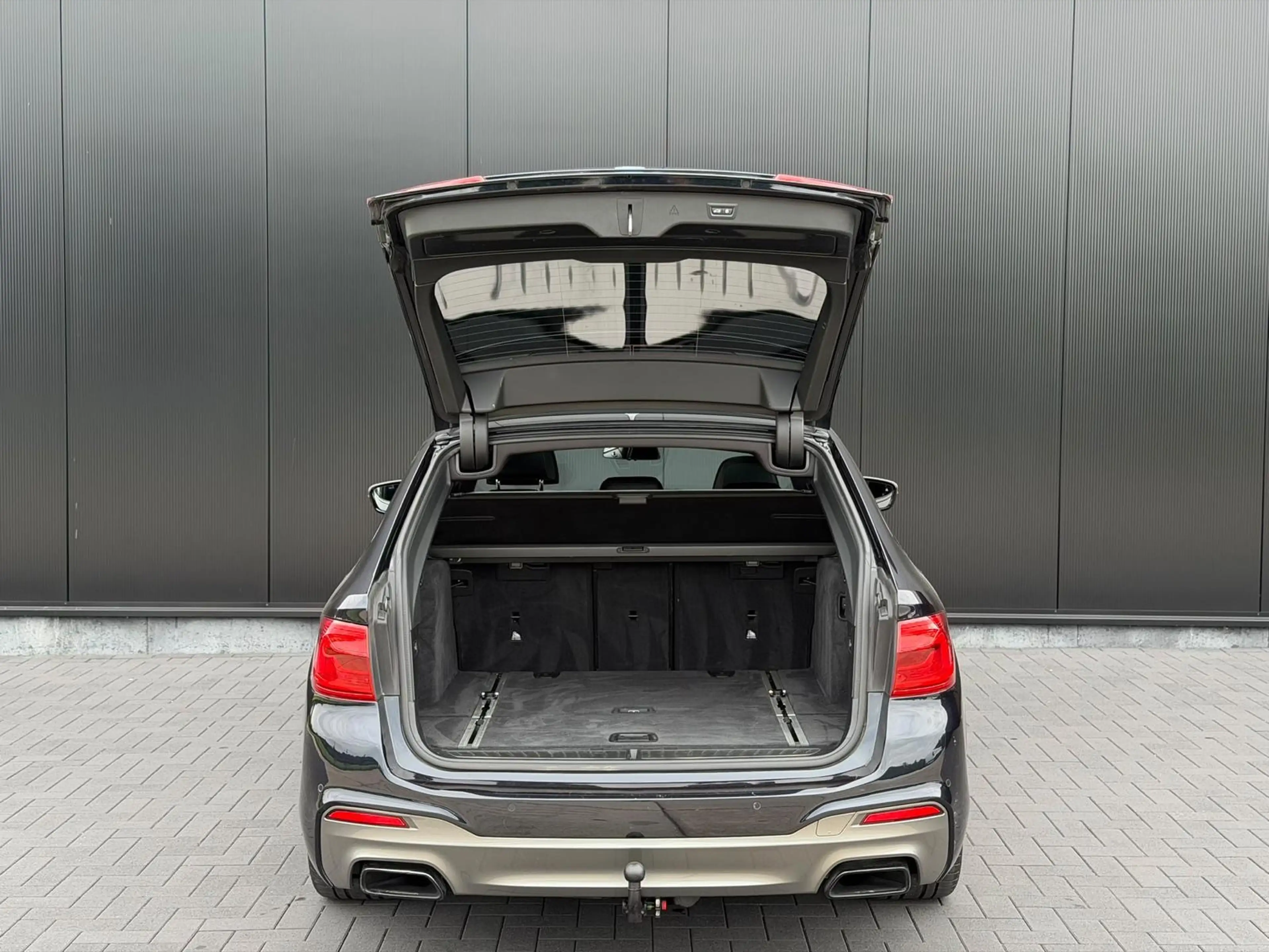 BMW M550 5-serie Touring M550d xDrive High Executive M-spor — photo 4