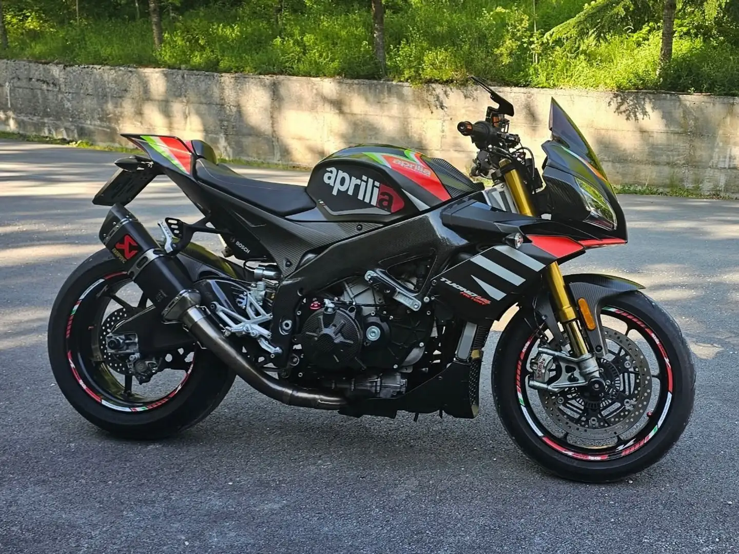 Aprilia Tuono Factory Noir - 1
