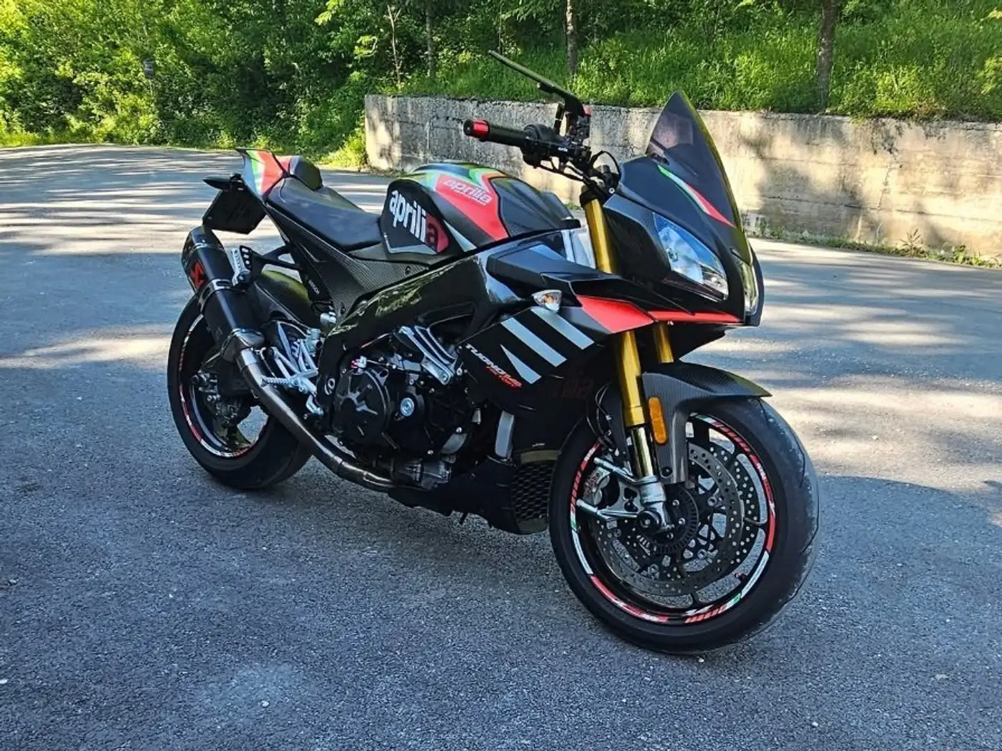 Aprilia Tuono Factory Noir - 2
