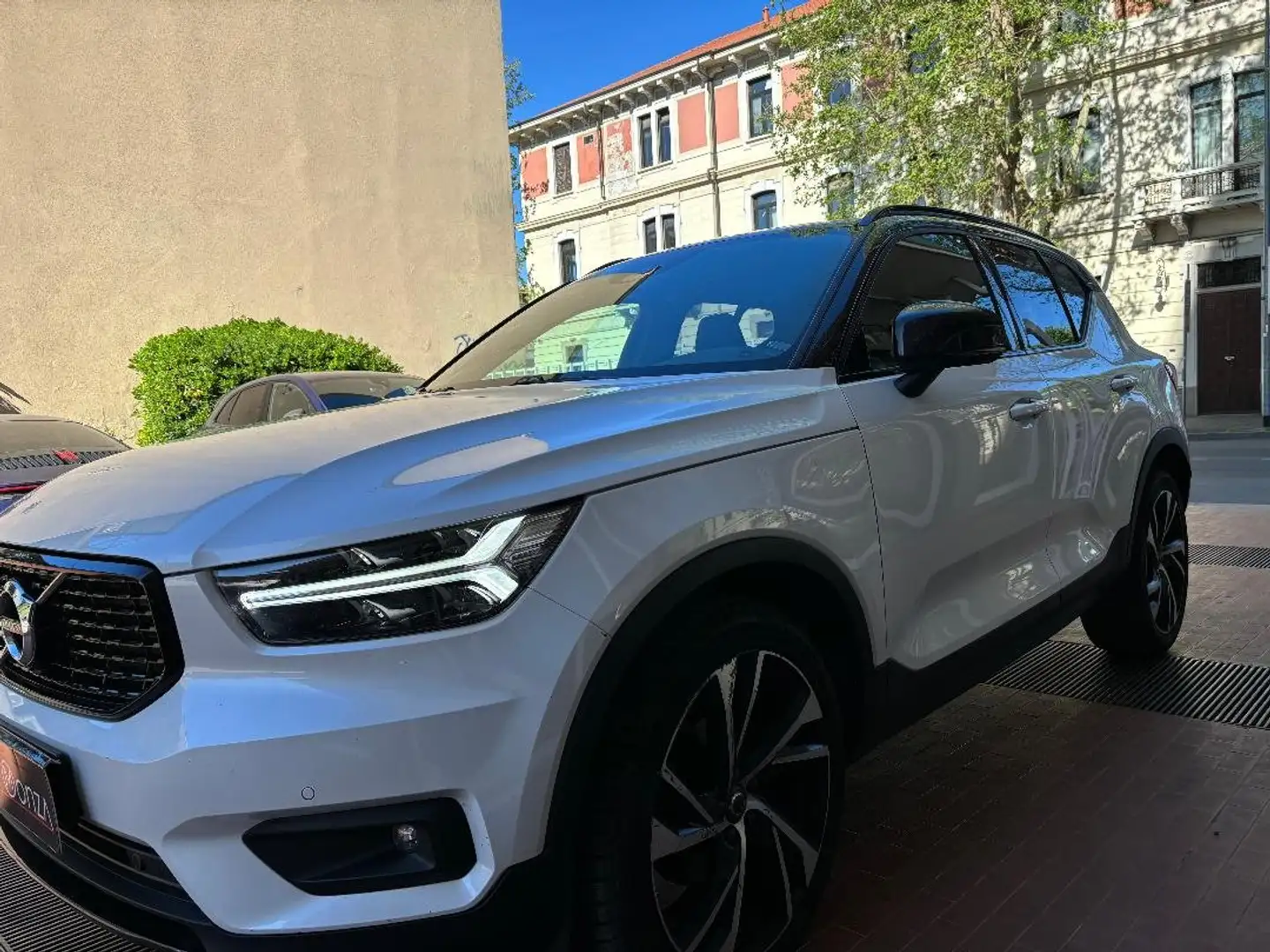 Volvo XC40 2.0 d3 R-design geartronic my20 White - 2