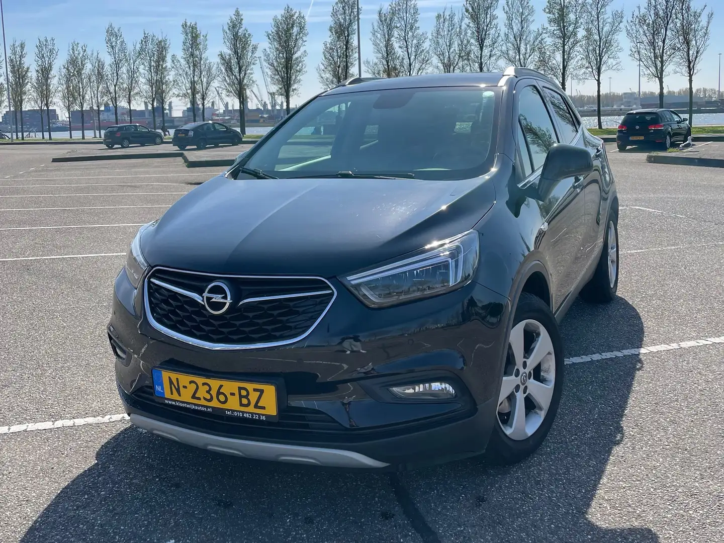 Opel Mokka X 1.4 Turbo Innovation crna - 1