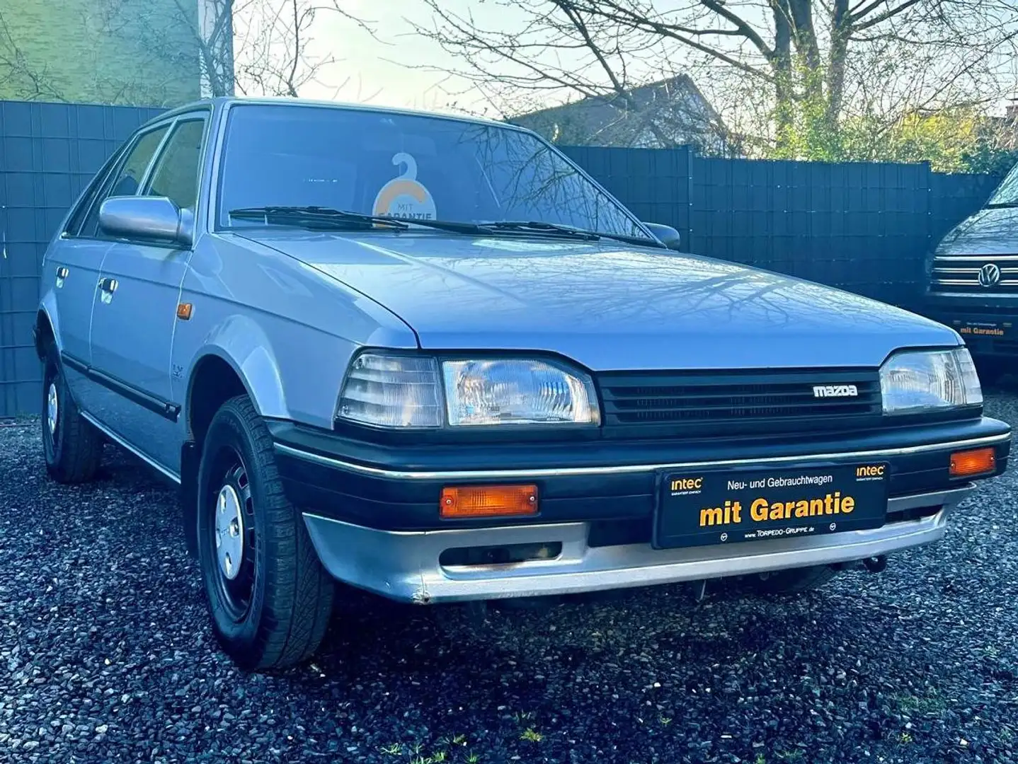 Mazda 323 1.4 LX✅OLDTIMER✅TÜV*03-27/TOP GEPFLEGT Silber - 2