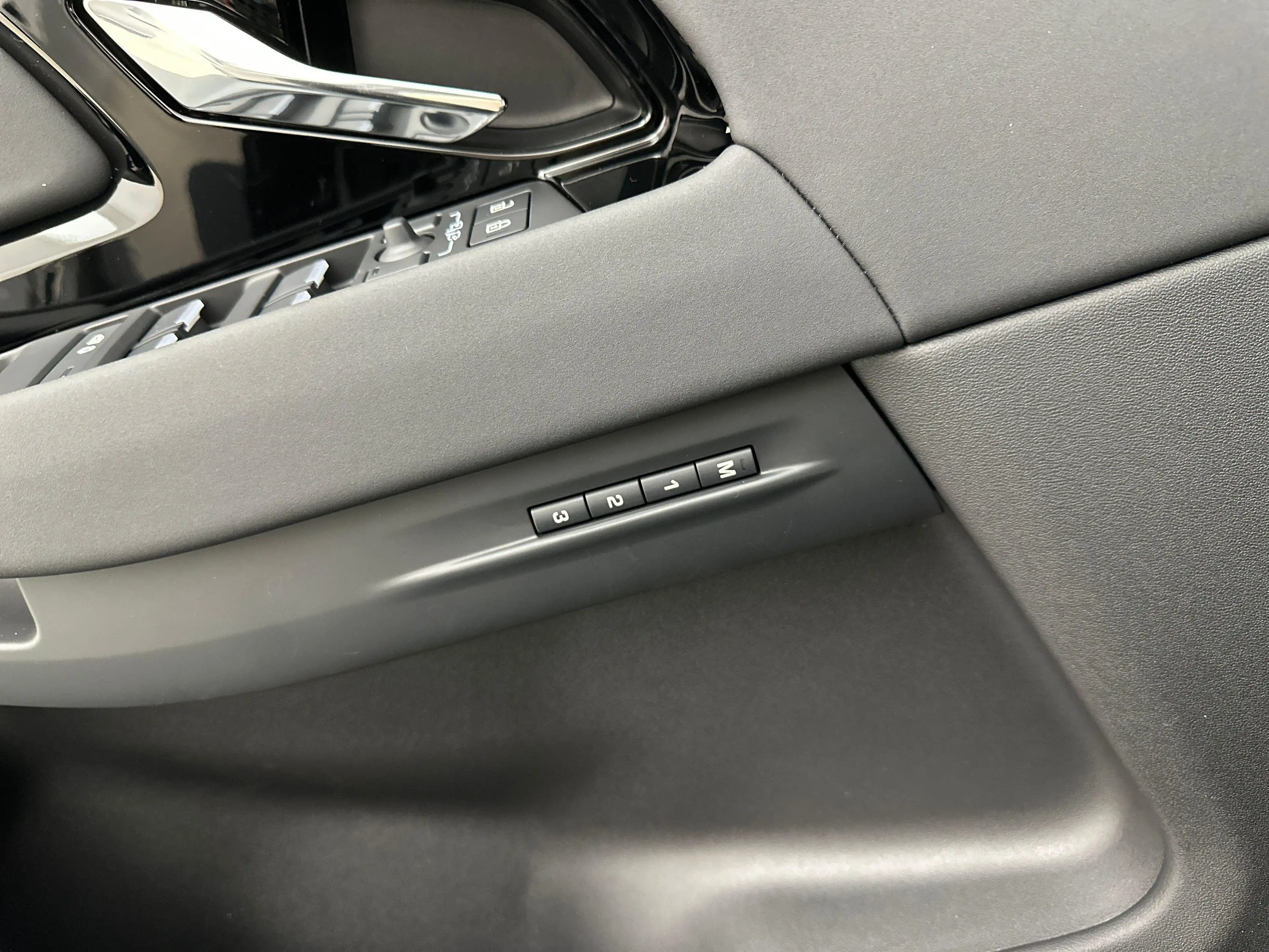 Land Rover Range Rover Evoque P160 S FWD Auto. 26.5MY — photo 13