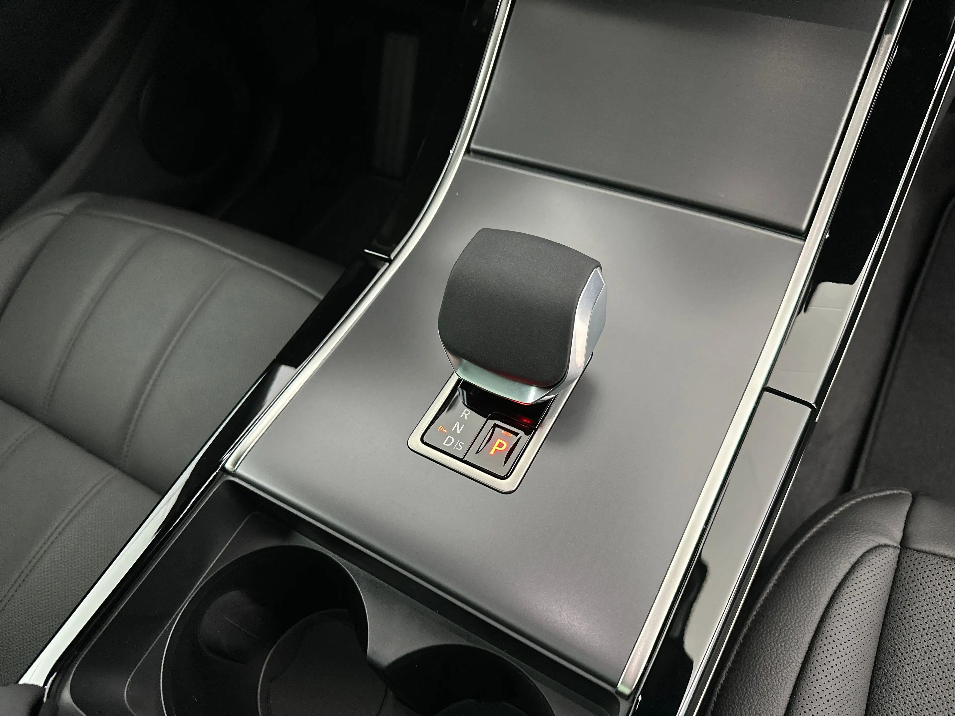 Land Rover Range Rover Evoque P160 S FWD Auto. 26.5MY — photo 12