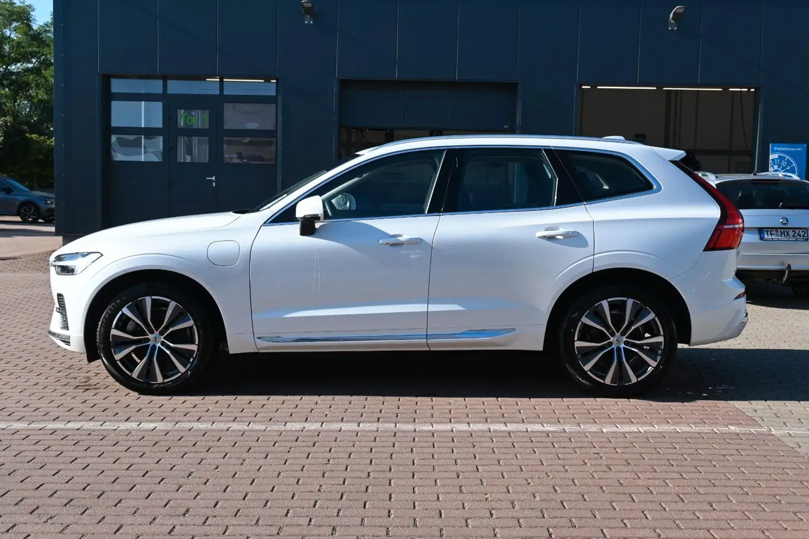 Volvo XC60 Inscription PHEV T8*Connect Edi*MAPS*LUFT Weiß - 2