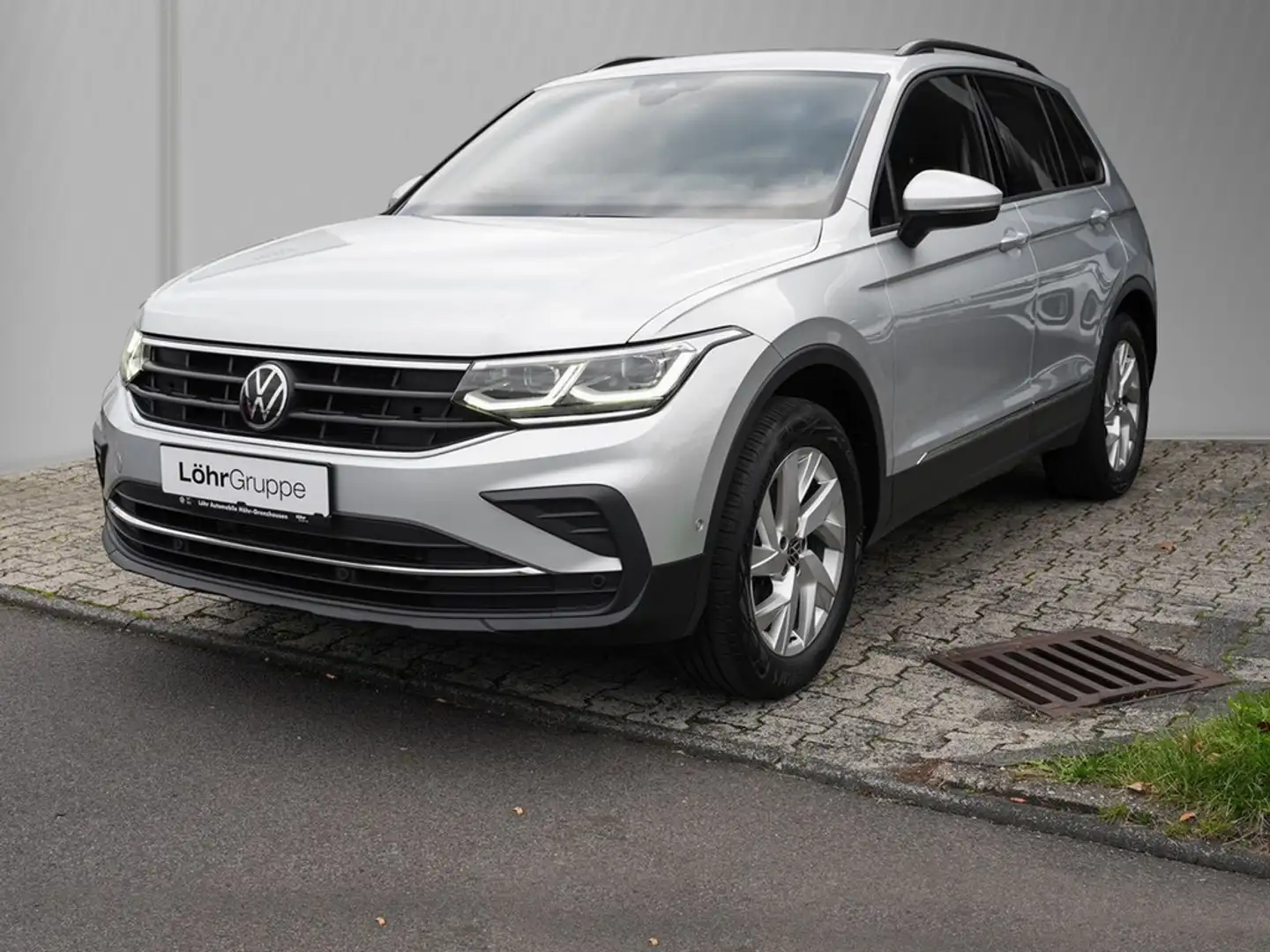 Volkswagen Tiguan 2,0TDI DSG Life 4Motion,Matrix-LED,Kamera ACC,A... Silber - 2