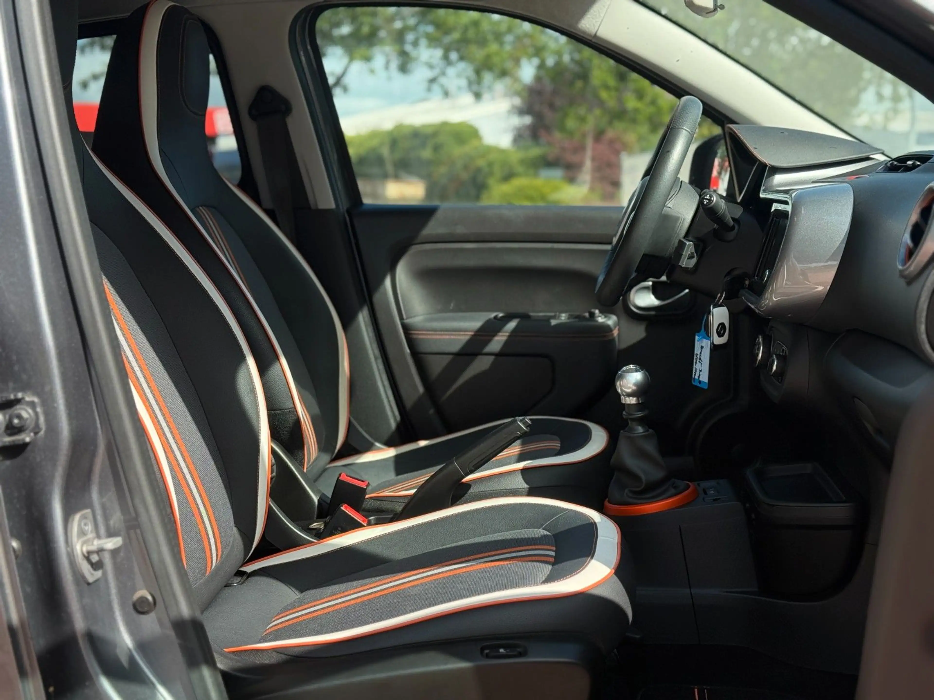 Renault Twingo GT Sport 109PS NAVI KAMERA S-HEFT 8xALU — photo 9