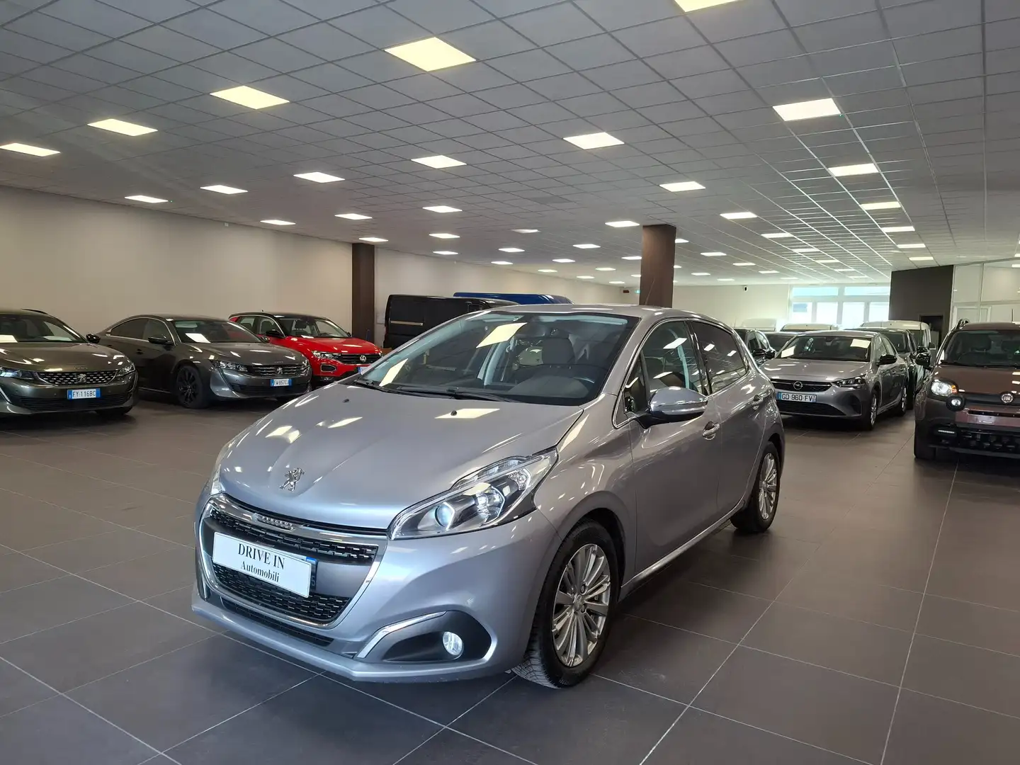 Peugeot 208 5p 1.2 puretech Allure 82cv Grau - 1