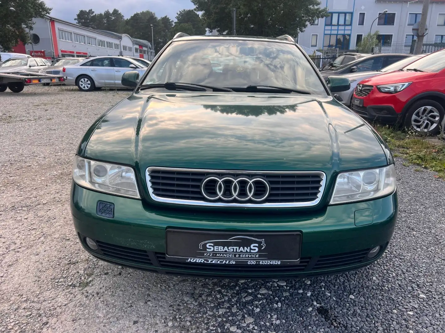 Audi A4 1.8 Avant Klimaauto. Xenon SHZ Tempomat Vert - 2