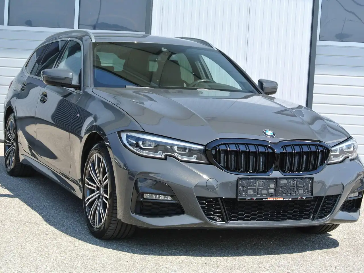 BMW 330