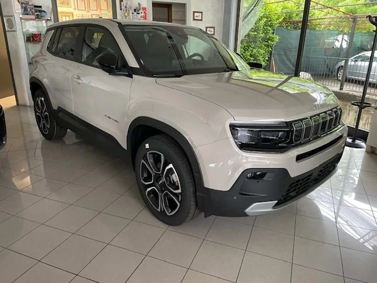Jeep Avenger JEEP AVENGER 1.2 Turbo MHEV Summit+Infotainment Beige - 1