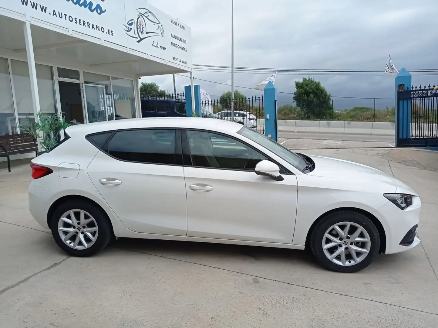 SEAT Leon 1.6TDI CR S&S Style 115 Blanc - 2
