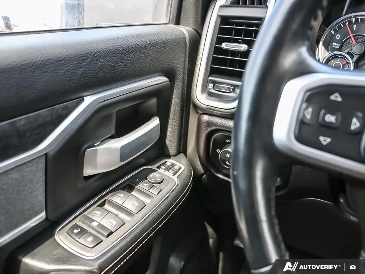 RAM 2500 снимка RAM 2500
