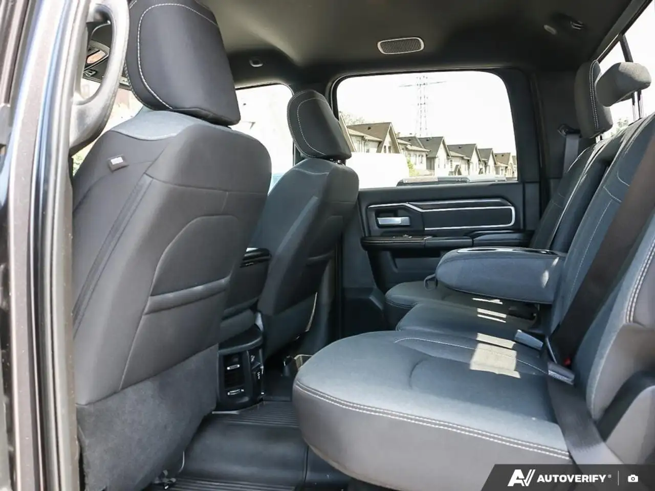 RAM 2500 снимка RAM 2500