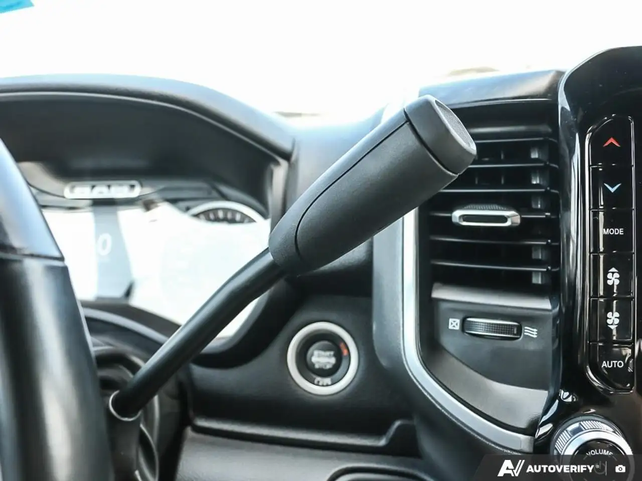 RAM 2500 снимка RAM 2500
