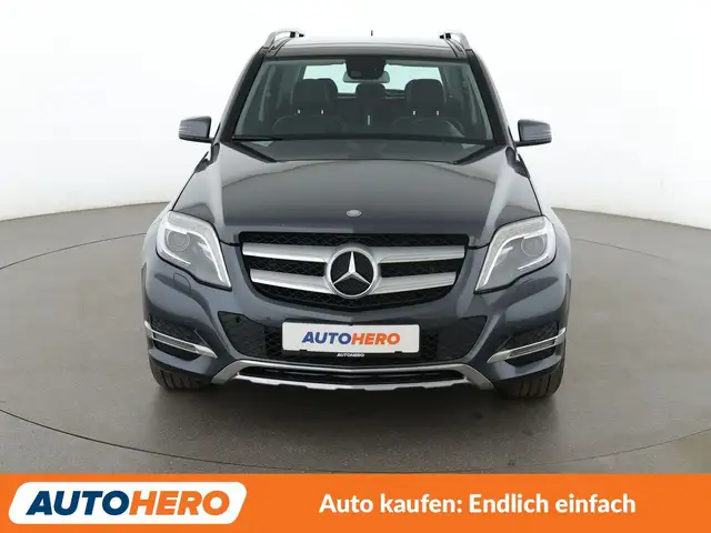 Mercedes-Benz GLK view 9