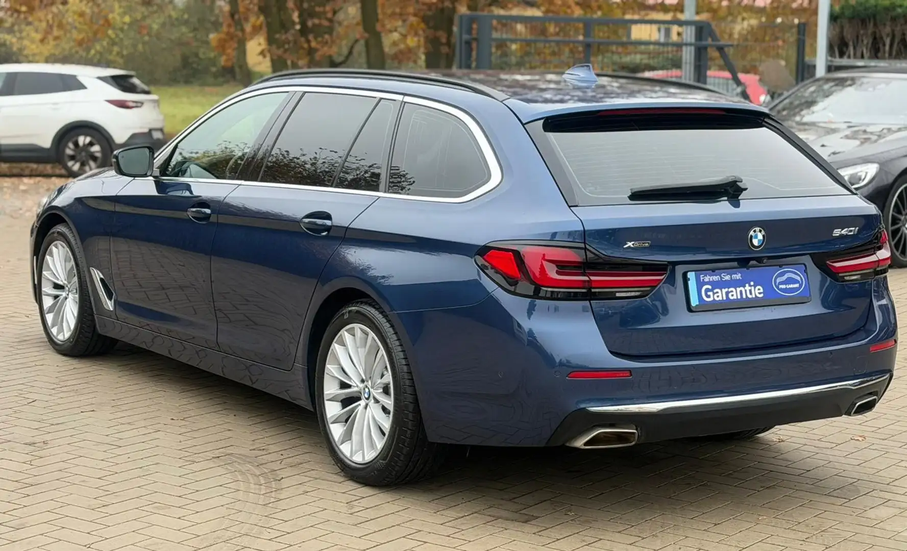 BMW 540 i Touring xDrive LuxuryLine MHEV ACC*LED*Navi Blau - 2