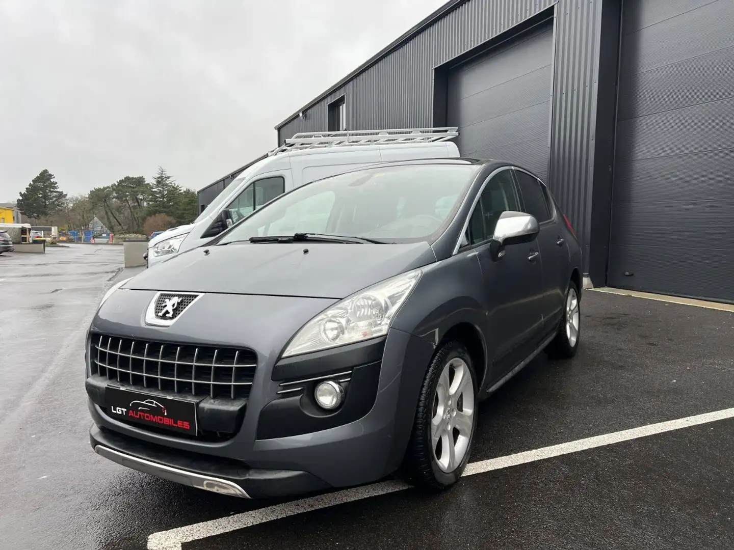 Peugeot 3008 1.6 e-HDi112 FAP Active BMP6 Grau - 2