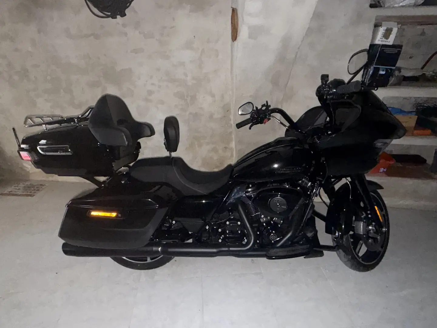 Harley-Davidson Road Glide touring - 2