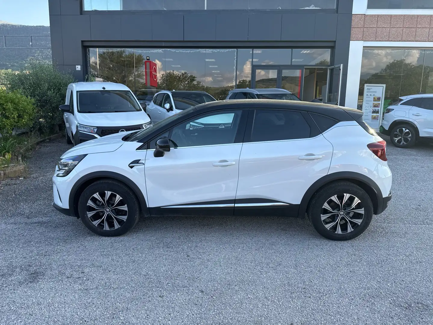 Renault Captur Hybrid E-Tech 145 CV Techno - 2