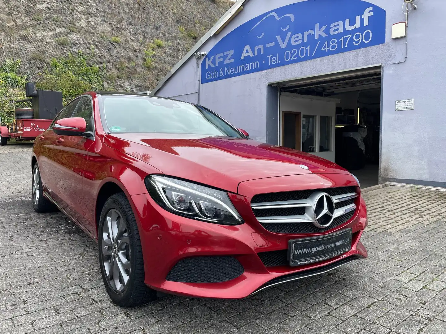 Mercedes-Benz C 400 Lim. 4Matic Avantgarde Pano HuD Rojo - 1