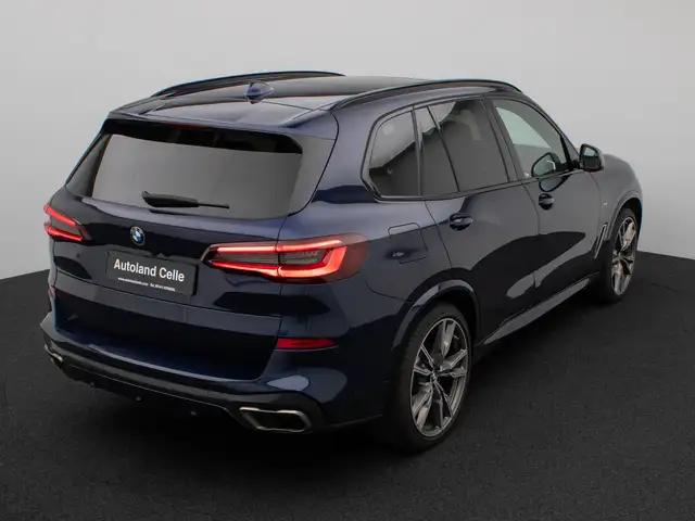 BMW X5 M view 7
