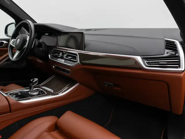 BMW X5 M view 23