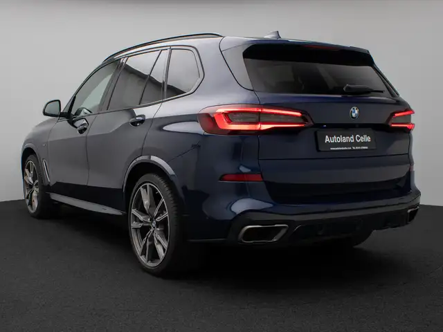 BMW X5 M view 9