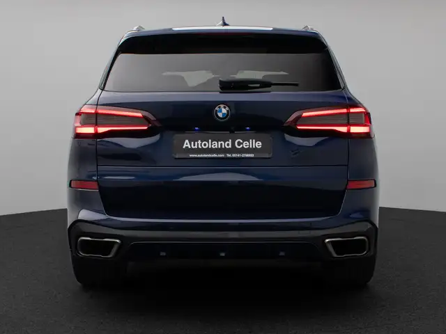 BMW X5 M view 8