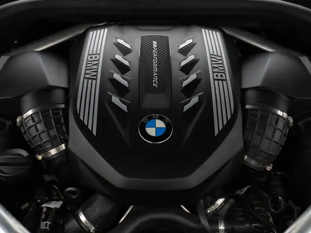 BMW X5 M view 18