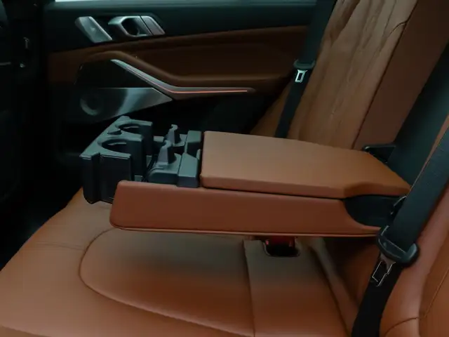 BMW X5 M view 27