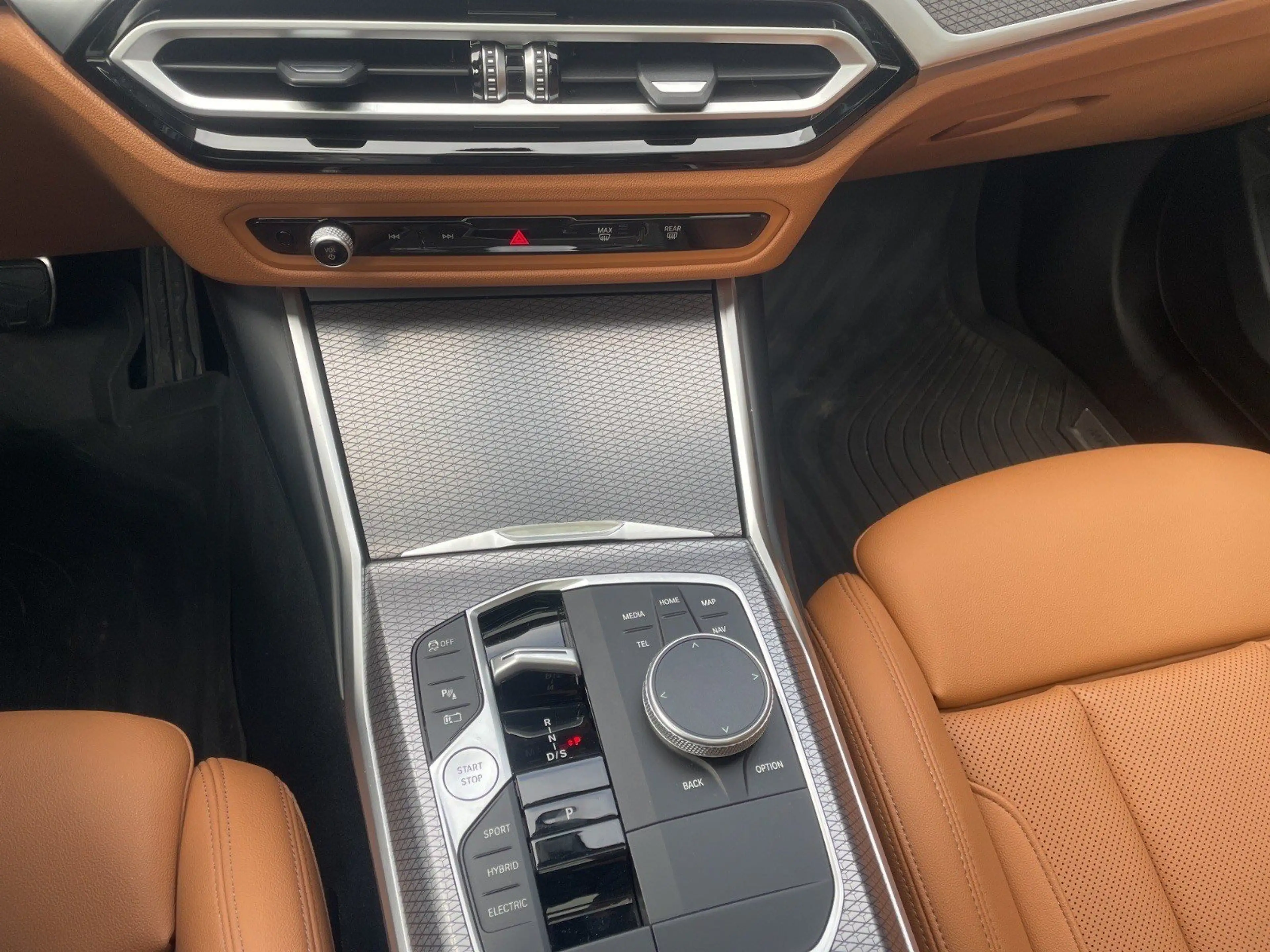 BMW 330 e xDrive Touring G21 XB1 — photo 13