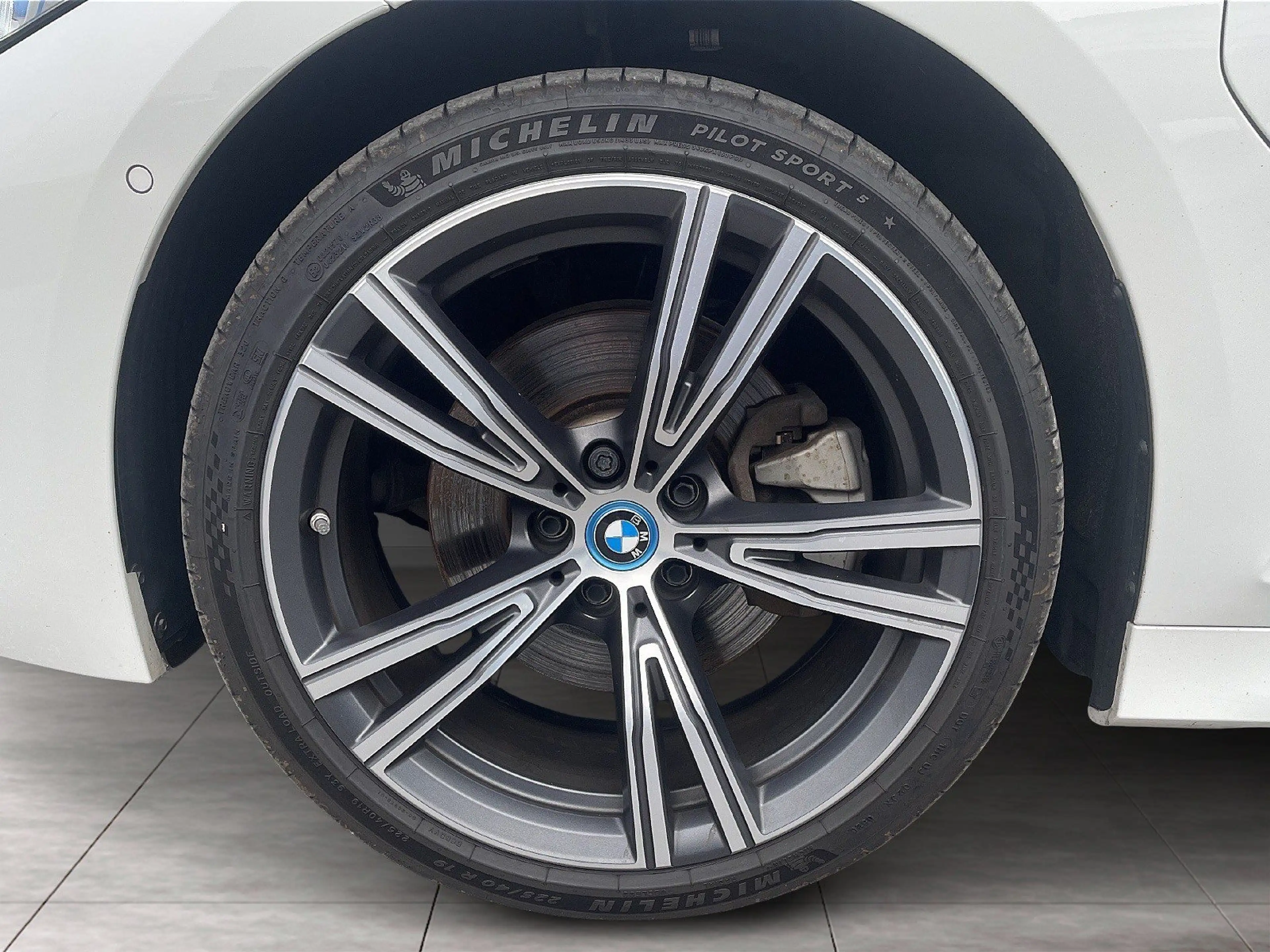 BMW 330 e xDrive Touring G21 XB1 — photo 6