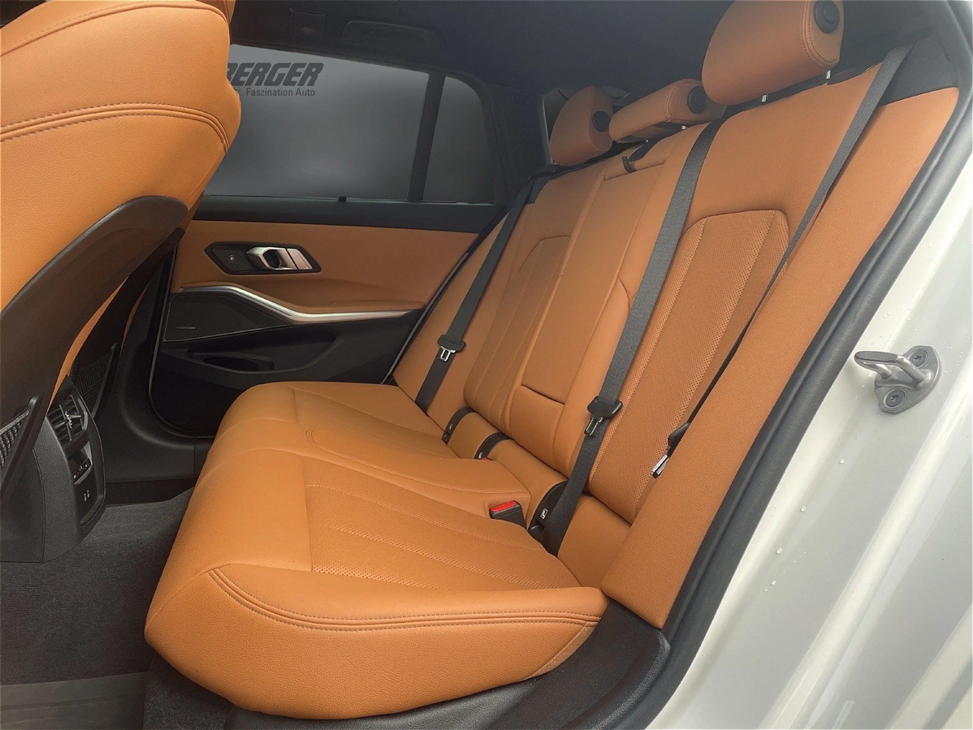BMW 330 e xDrive Touring G21 XB1 — photo 11