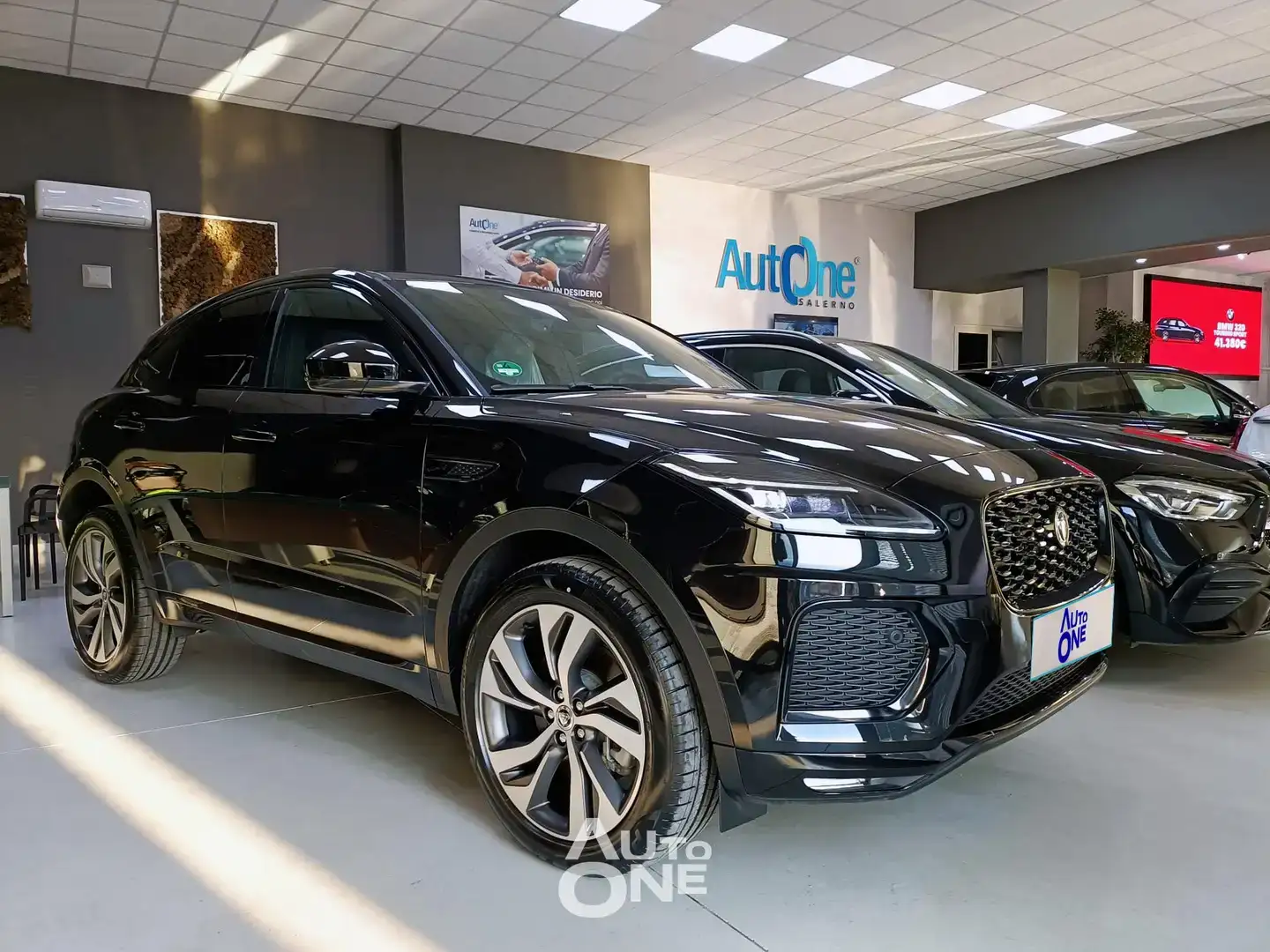 Jaguar E-Pace 2.0d I4 163Cv Mhev Auto Awd Se R-Dinamic Tetto + Fekete - 1