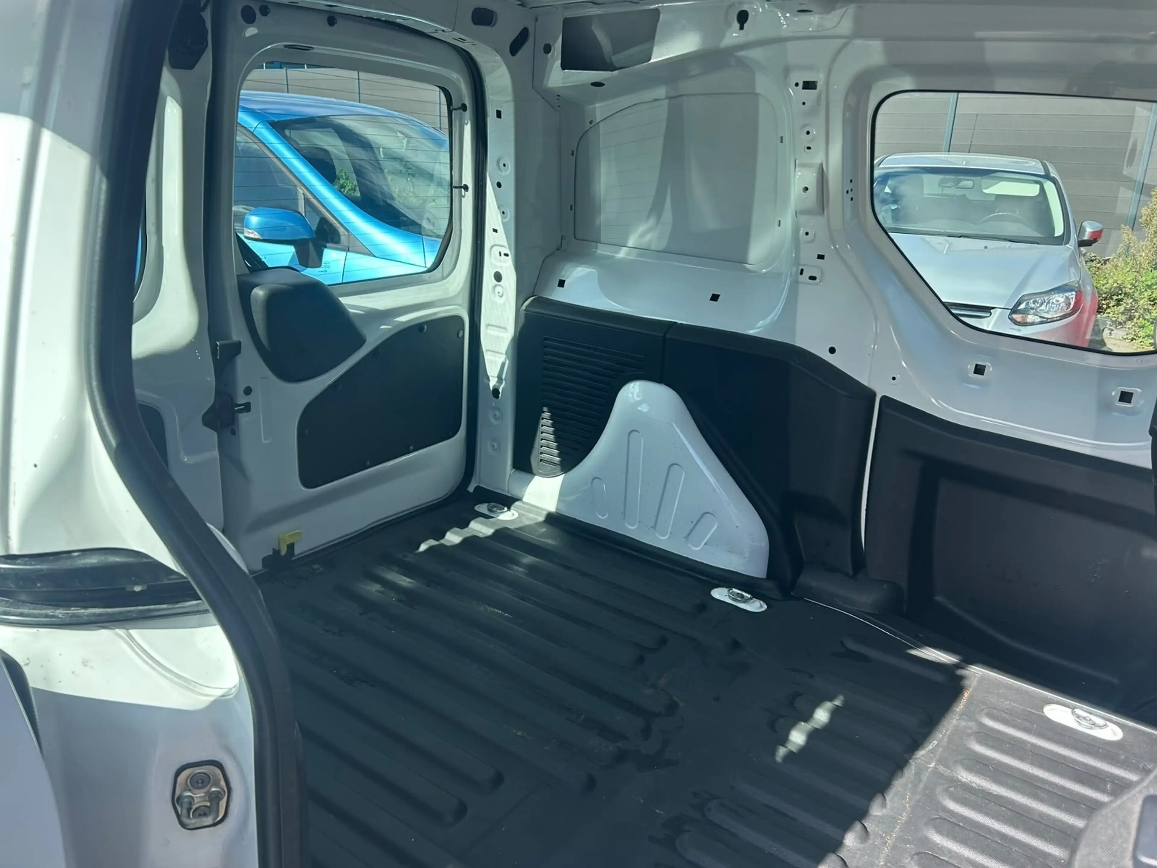 Peugeot Partner Partner Tepee 1.6i Access — photo 10