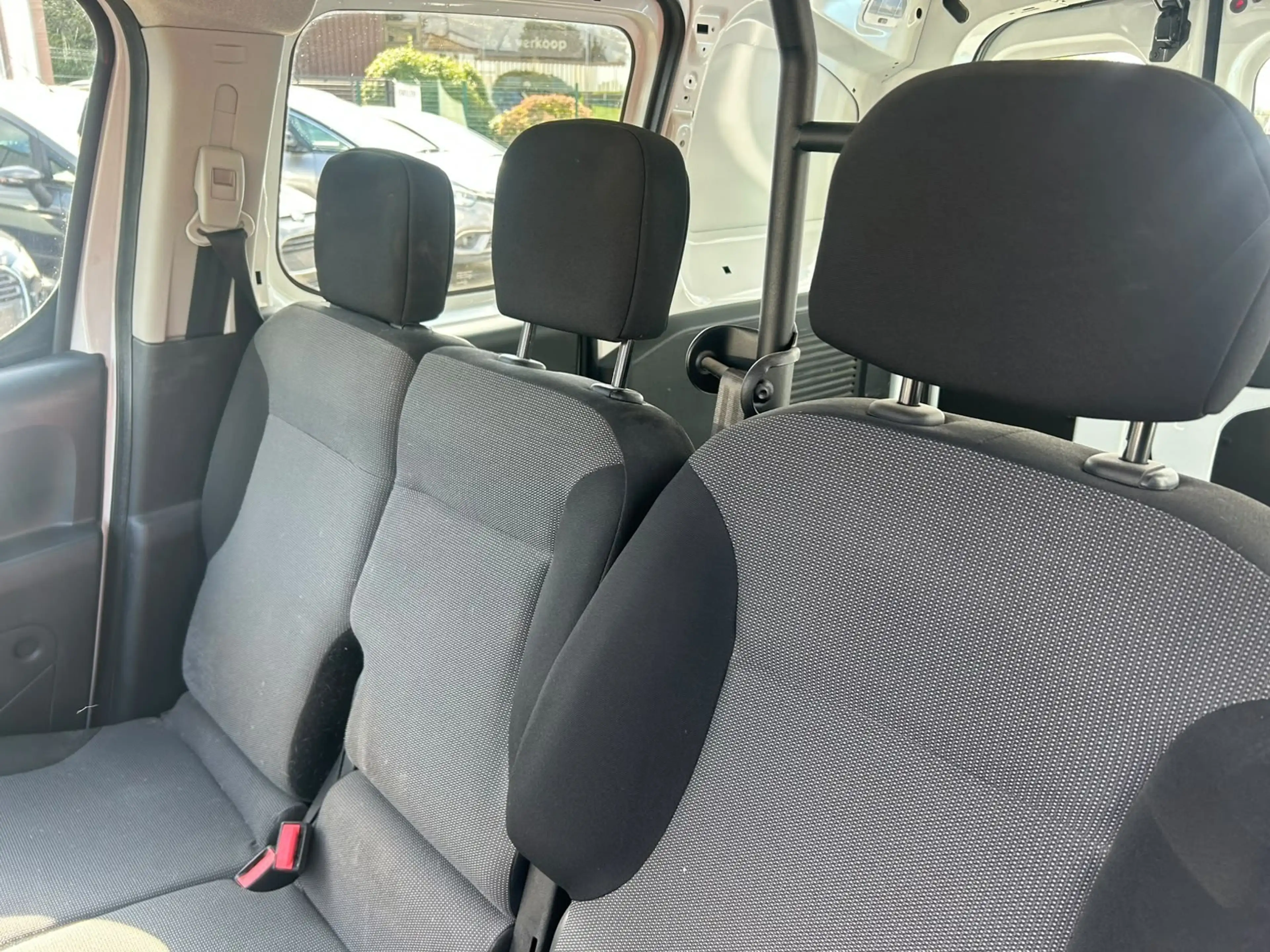 Peugeot Partner Partner Tepee 1.6i Access — photo 14