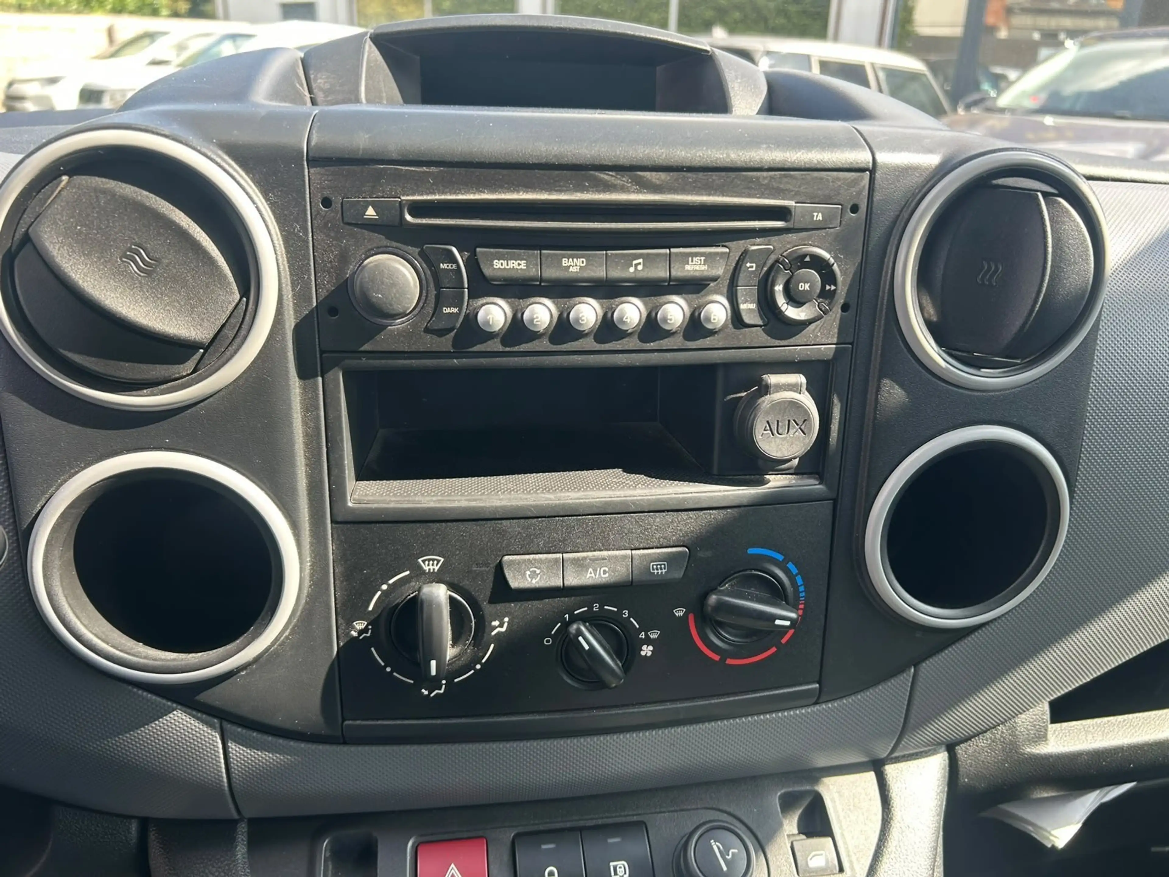 Peugeot Partner Partner Tepee 1.6i Access — photo 11