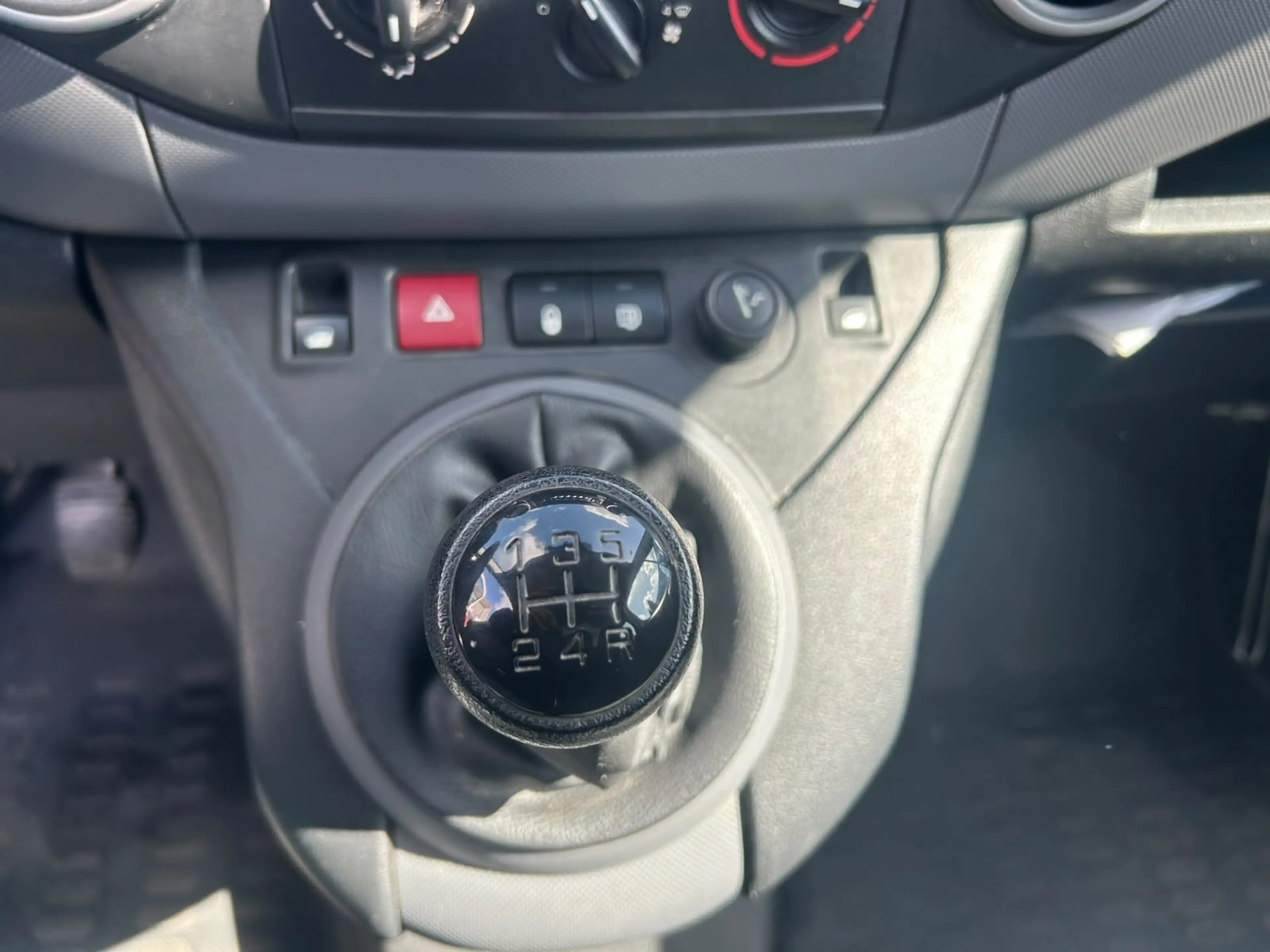 Peugeot Partner Partner Tepee 1.6i Access — photo 12