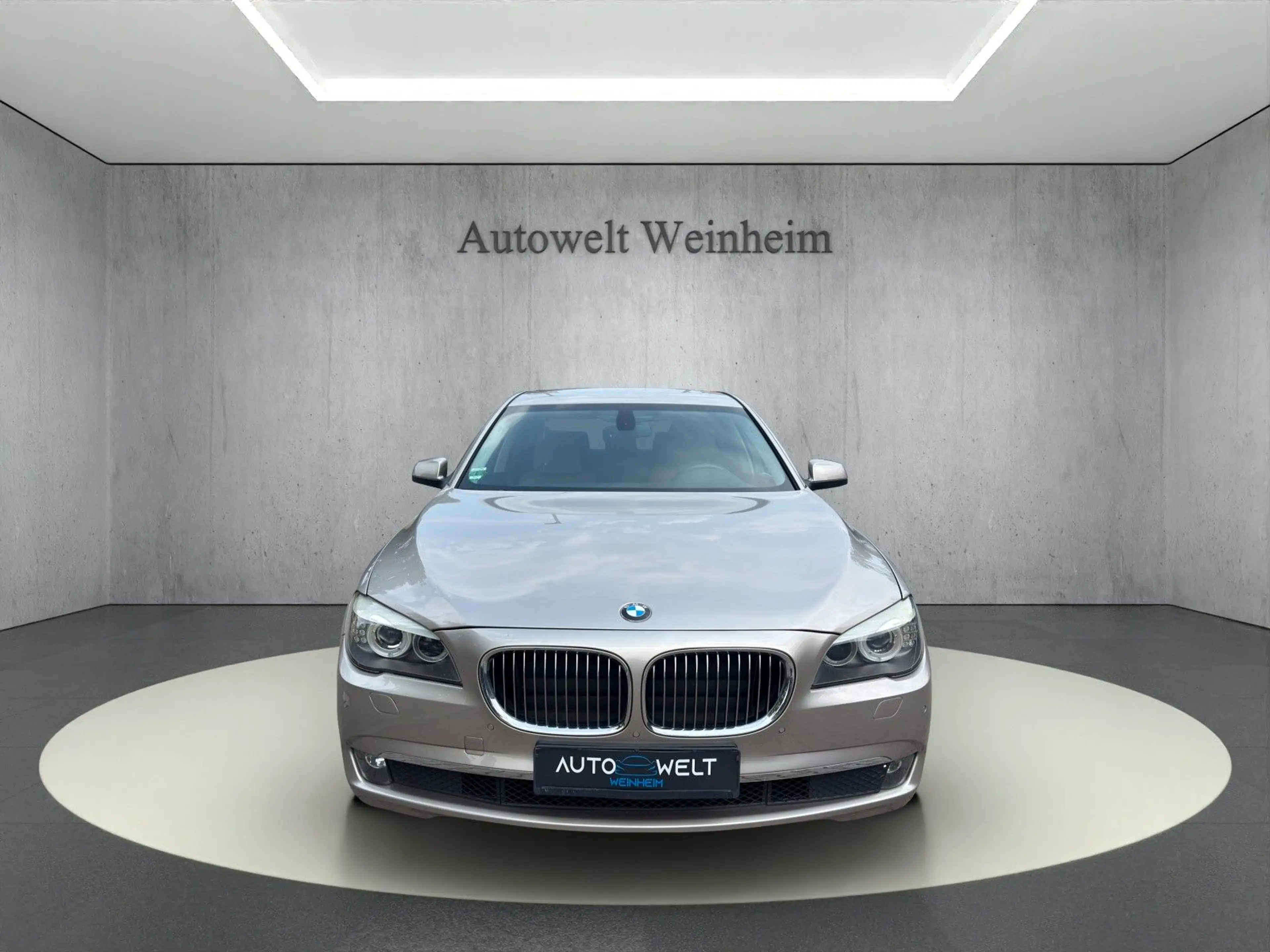 BMW 730 °D°RENTNERHAND°XENON°VOLLEDER°NAV°SHZ°TEMPOMT — photo 2