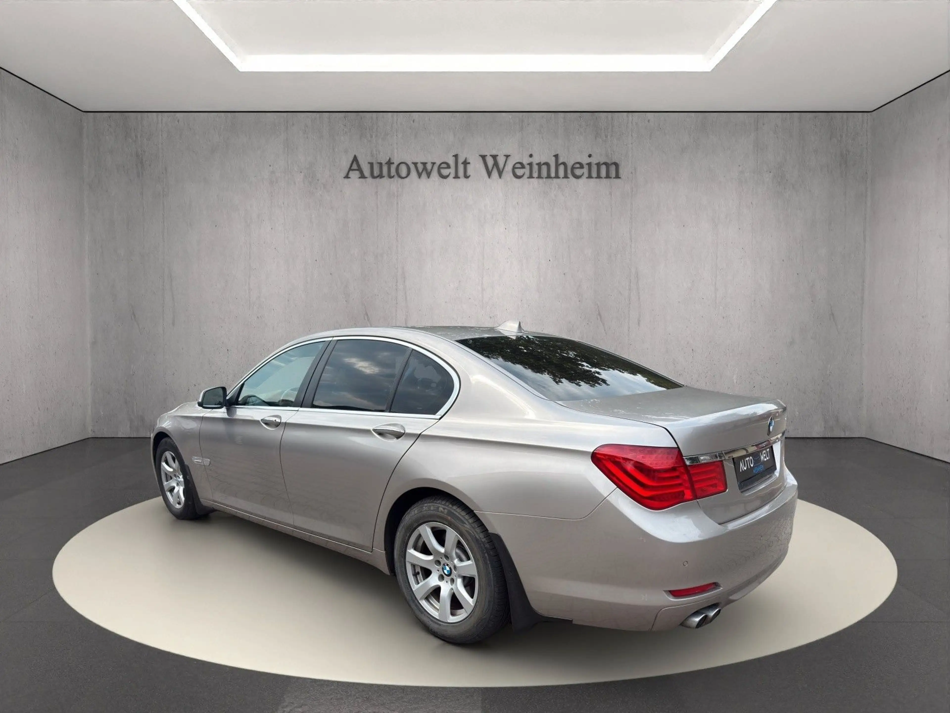 BMW 730 °D°RENTNERHAND°XENON°VOLLEDER°NAV°SHZ°TEMPOMT — photo 4